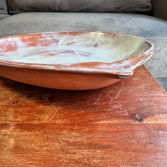 Vintage Thora Ovenware Clamshell Dish - Picture 3 of 3